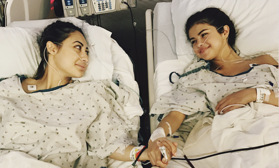 Selena Gomez : son amie qui lui a donné un rein se confie sur l’opération