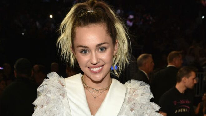 Miley Cyrus : découvrez son nouveau tatouage surprenant et osé !