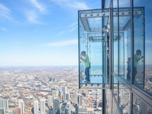 Chicago : à 440 mètres de hauteur, les visiteurs ont vu le sol se fendre sous leurs pieds