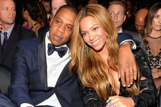 Beyoncé : jalouse d’une femme qui parle à Jay Z, la vidéo qui fait le buzz sur la toile !