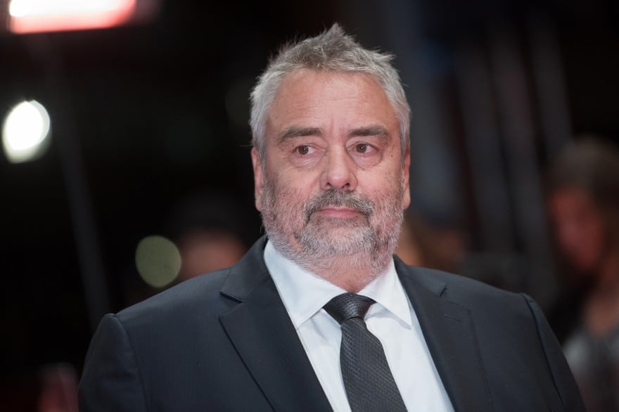 Luc Besson au tribunal car il refuse de tuer les cerfs qui passent sur son domaine