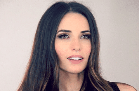 Capucine Anav change de coupe de cheveux et surprend la toile !