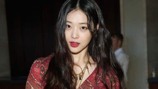 La chanteuse sud-coréenne Sulli retrouvée morte à l'âge de 25 ans