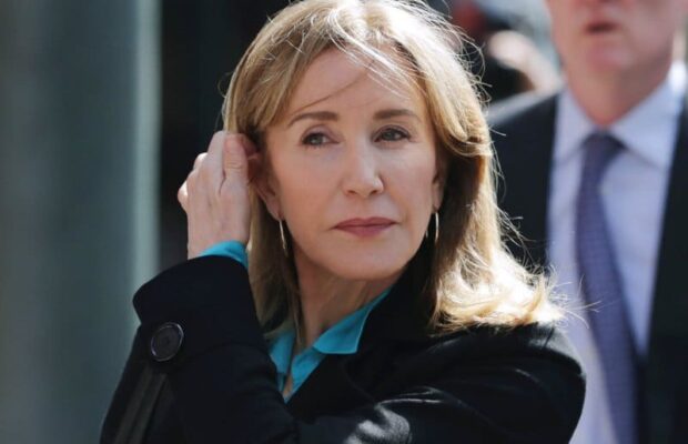 Felicity Huffman photographiée pour la première fois en prison