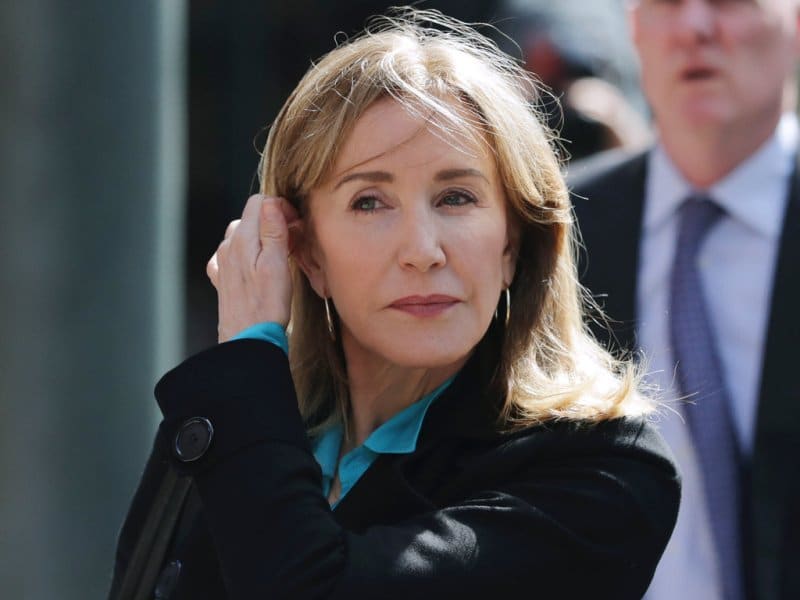 Felicity Huffman photographiée pour la première fois en prison