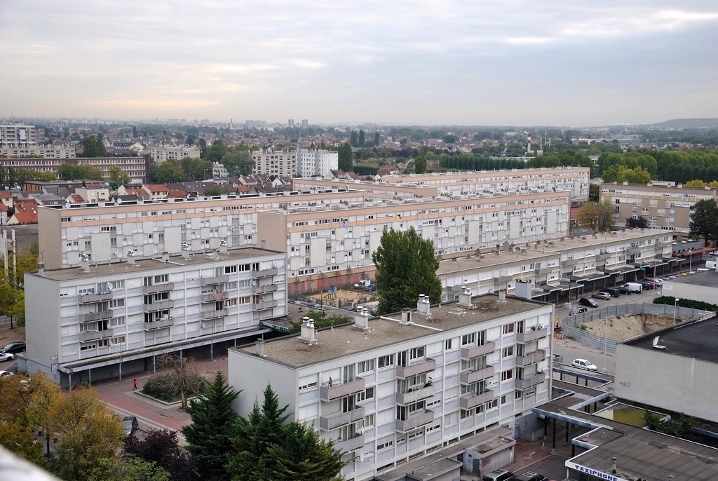 Seine-Saint-Denis : une mère jette ses 2 enfants par la fenêtre après qu'une "voix" lui a dit qu'ils étaient "des diables"