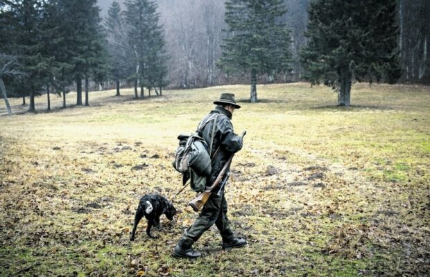 Cette femme chasse et se fait menacer de mort