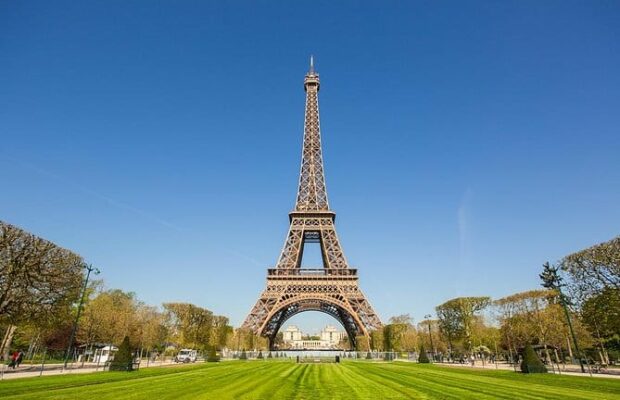 Un jeune couple radicalisé a failli faire exploser la Tour Eiffel