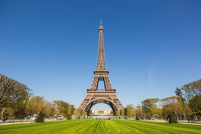 Un jeune couple radicalisé a failli faire exploser la Tour Eiffel