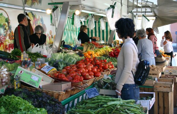 Vendeuse marché