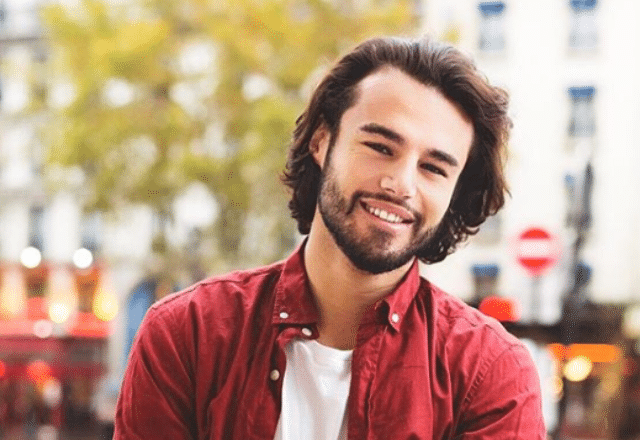 Anthony Colette présente son frère, les internautes voient double