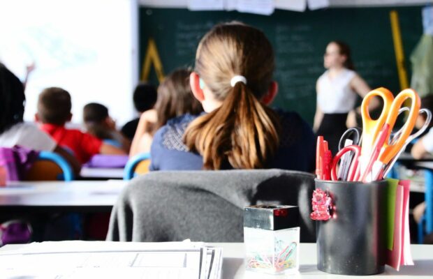 Indre-et-Loire : une collégienne tente d'assassiner son prof et évoque la "haine des maths"