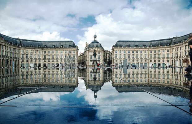 Bordeaux : une femme transgenre jetée dans le vide