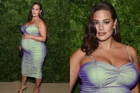 Ashley Graham en dit plus sur sa prise de poids durant sa grossesse