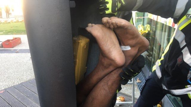 Nîmes : les pompiers sauvent un homme coincé dans un poteau