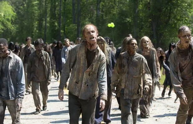 The Walking Dead : le créateur de la série annonce l'origine du virus zombie