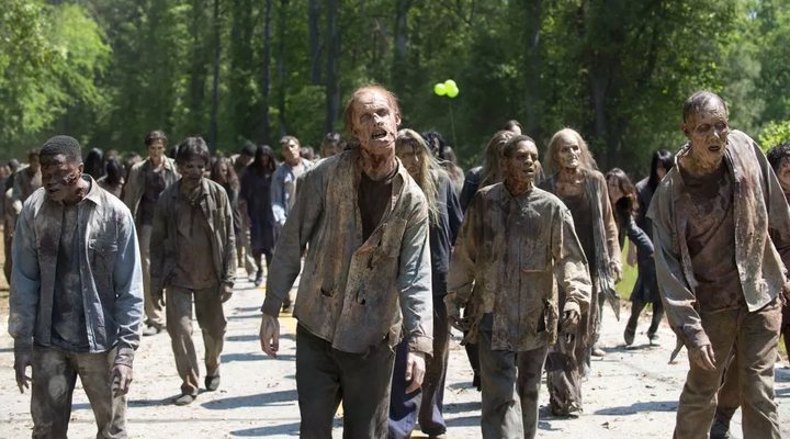 The Walking Dead : le créateur de la série annonce l'origine du virus zombie