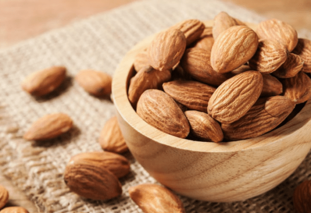 Manger des amandes vous aiderait à perdre du poids