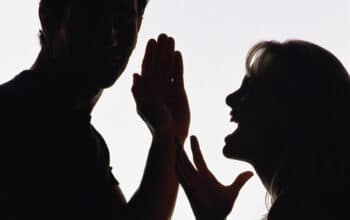 Une critique de cuisine dans un journal brise un mariage