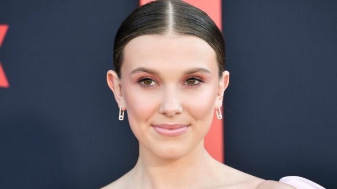 Millie Bobby Brown (Stranger Things) : à 15 ans, elle officialise avec son nouveau petit copain