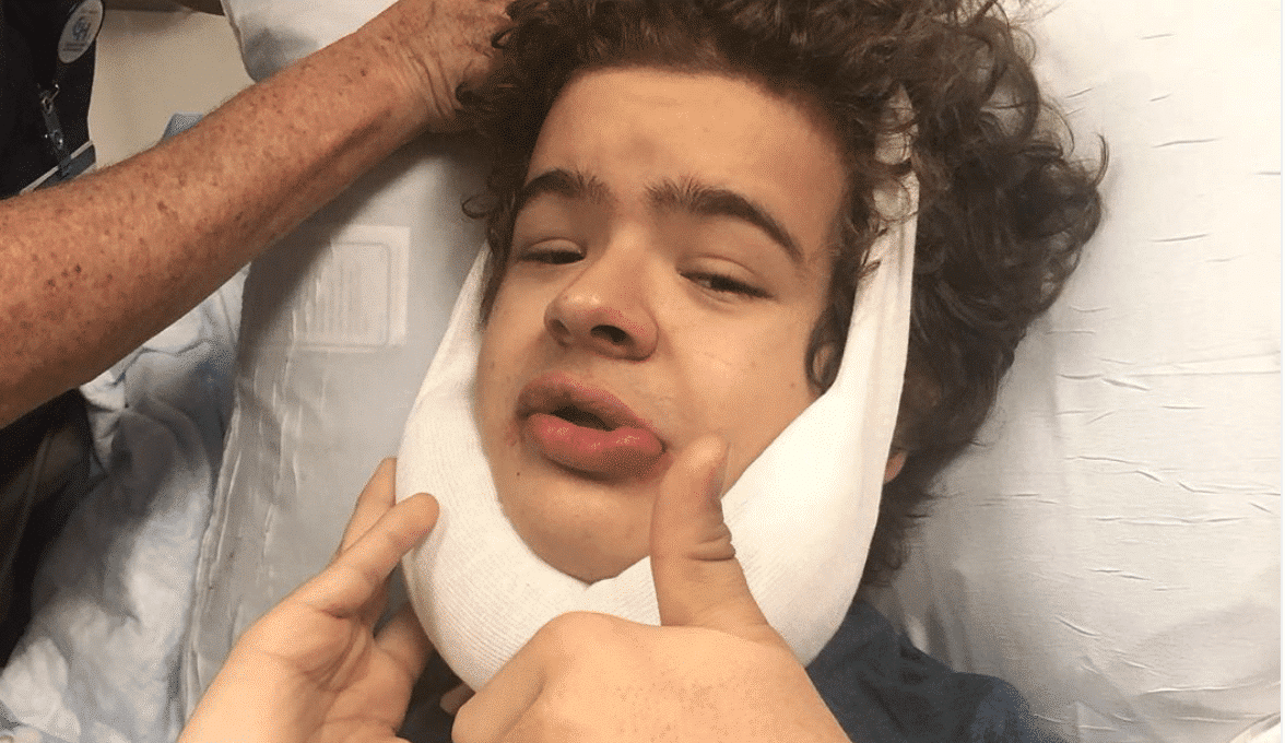  Stranger Things : Gaten Matarazzo (Dustin) donne de ses nouvelles après une opération d'une maladie rare