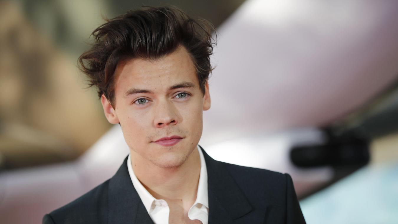 Harry Styles : le chanteur victime d’une agression à l’arme blanche en pleine rue 