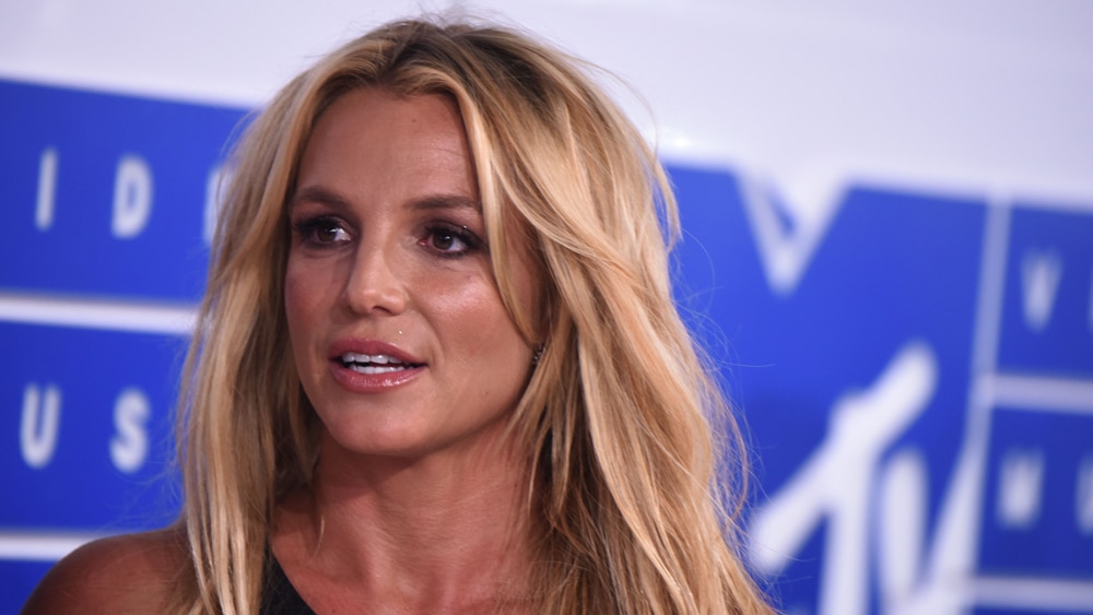 Britney Spears se casse le pied et partage son accident en vidéo