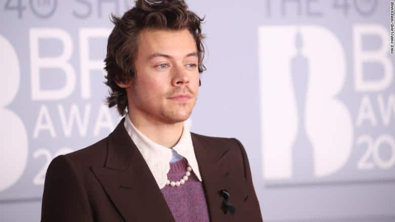 Harry Styles victime de vol : l’ex-One Direction raconte les détails de son agression