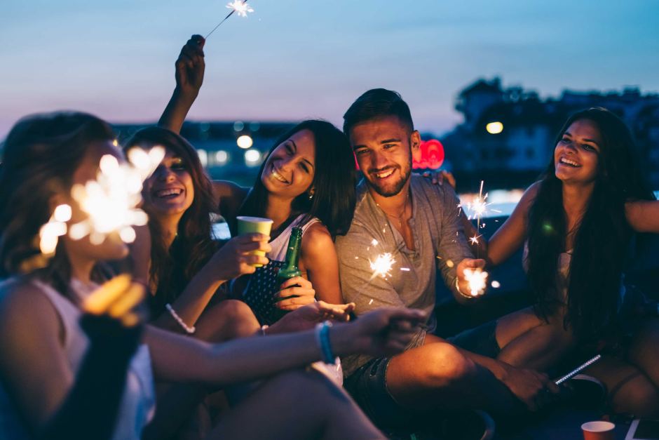 Ce qu’il ne faut surtout pas faire à une soirée Afterwork selon votre signe du zodiaque