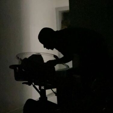 Maître Gims : De nouveau papa, cette photo avec son bébé fait fondre la toile