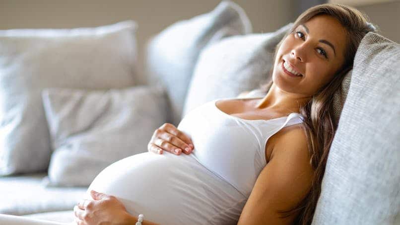 Les femmes enceintes et les bébés face au coronavirus, le guide