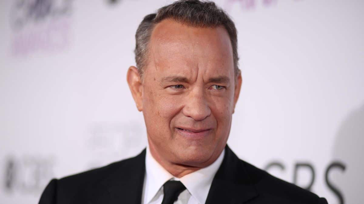 coronavirus-tom-hanks-offre-cadeau-corona-garon-harcele-prenom