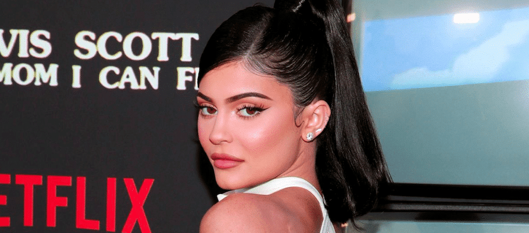 Kylie Jenner : prise en flagrant délit de Photoshop, elle supprime tout
