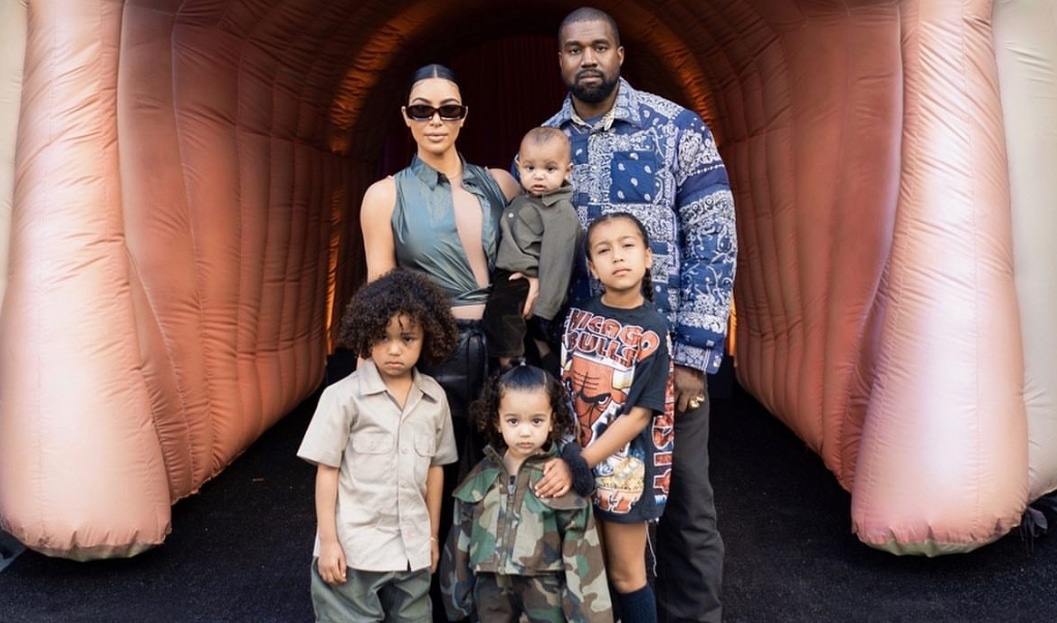 Kim Kardashian : pourquoi Kanye West a emmené leurs 4 enfants loin de leur mère pendant le confinement