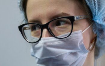 comment-eviter-d-avoir-de-la-buee-sur-les-lunettes-lorsqu-on-porte-un-masque