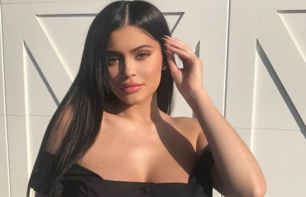 kylie-jenner-prix-ses-baskets-explose-apres-photo-postee