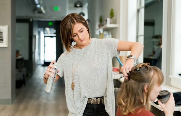 Déconfinement : un salon de coiffure ouvert dès minuit fait le buzz