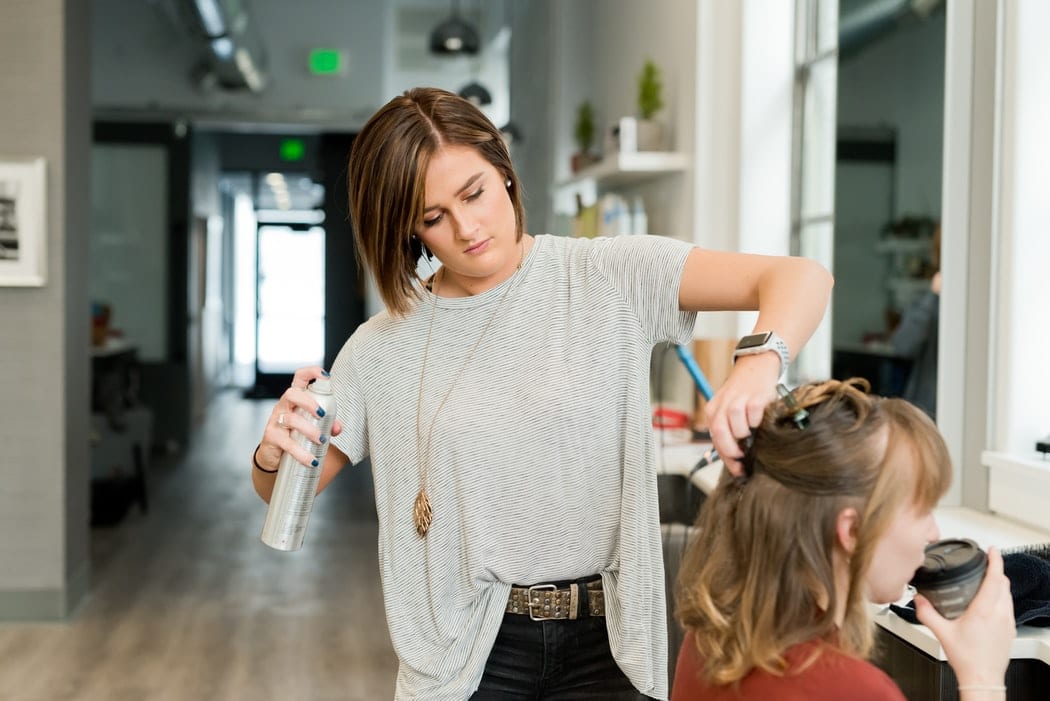 Déconfinement : un salon de coiffure ouvert dès minuit fait le buzz