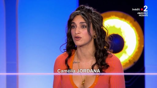 Camélia Jordana : elle se fait clasher par l’équipe de TPMP en plein direct