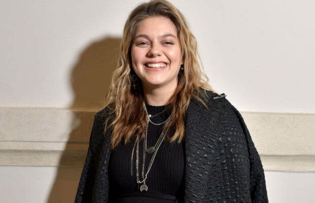 Louane réapparaît sur les réseaux sociaux et montre sa fille pour la 1ère fois