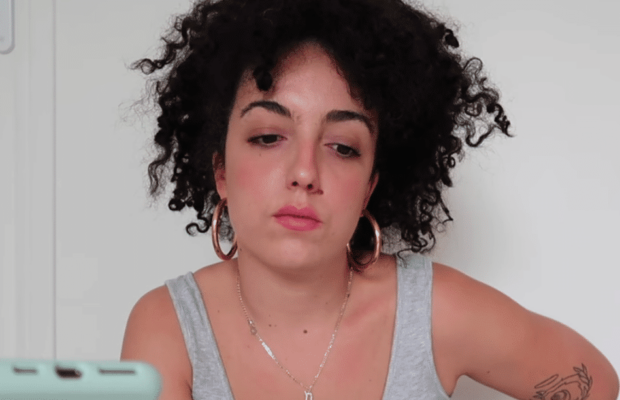 La YouTubeuse Shera Kerienski se confie sur le harcèlement qu’elle a subi
