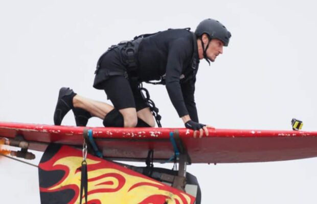 Claude (Koh-Lanta) partant pour incarner un personnage dans Fort Boyard