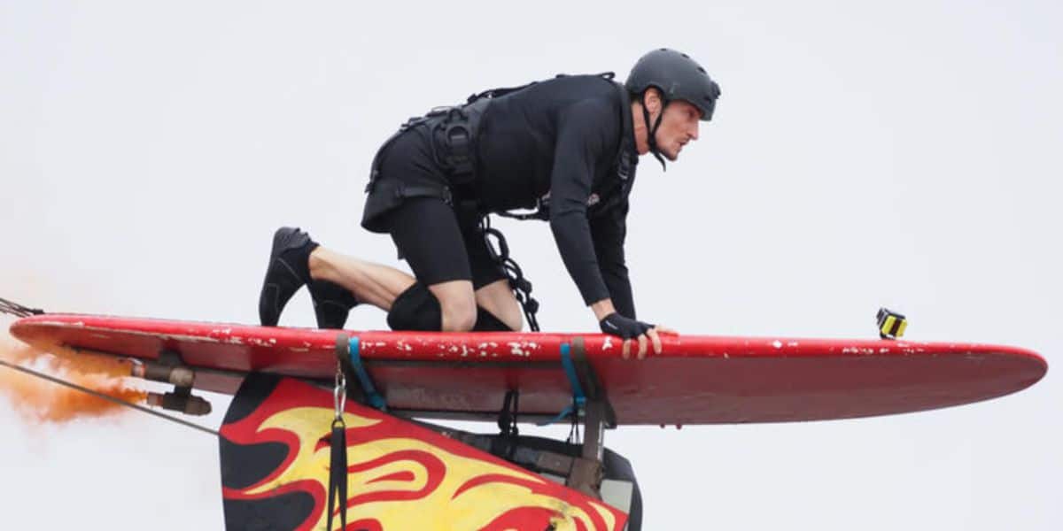 Claude (Koh-Lanta) partant pour incarner un personnage dans Fort Boyard