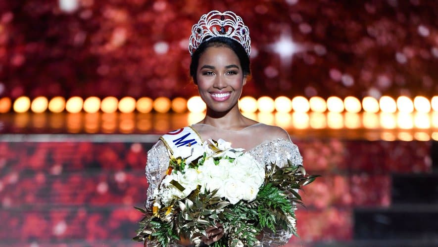 Miss France 2020 : Clémence Botino sauvée d'un incendie mortel à Paris