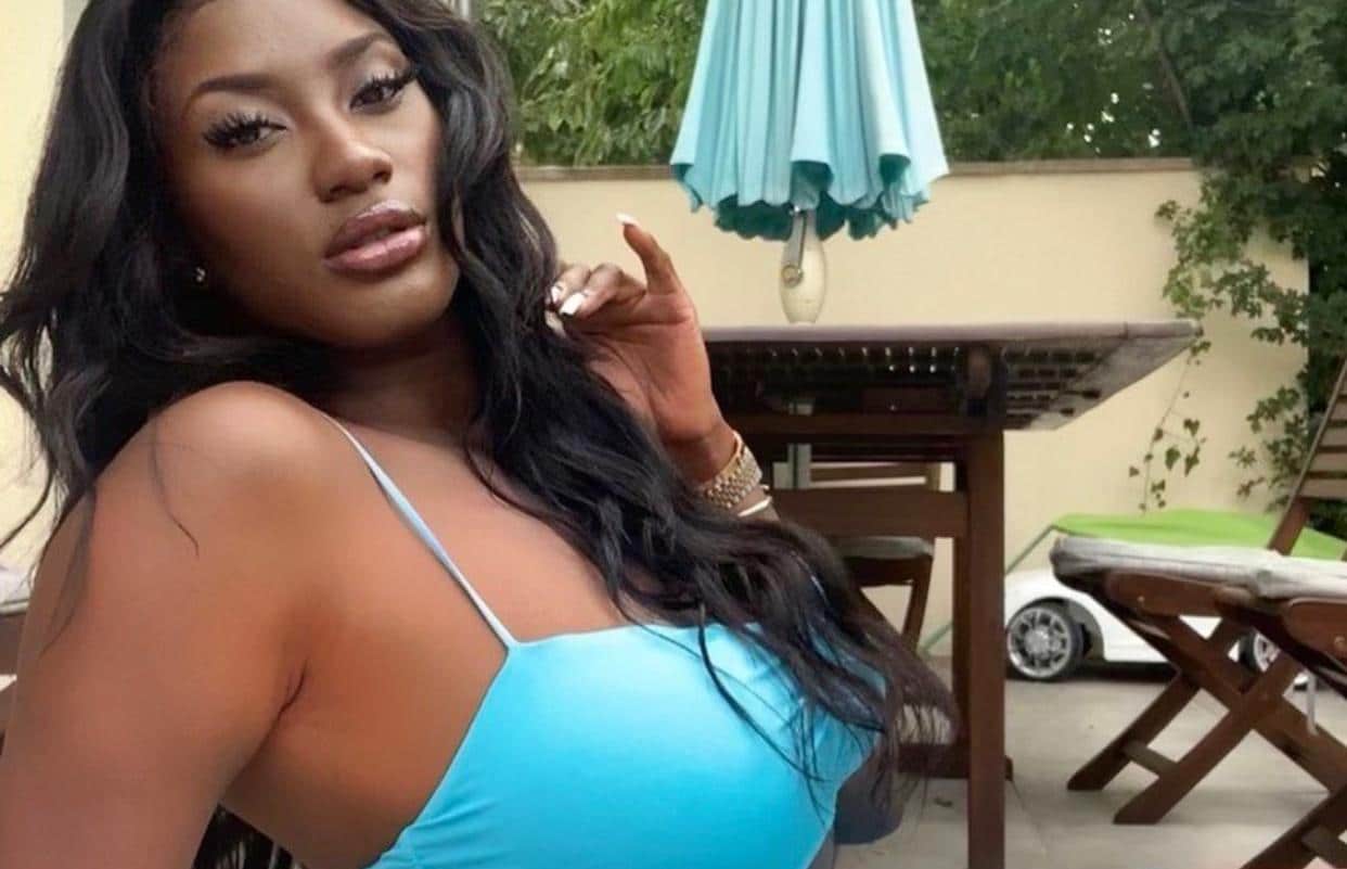 Aya nakamura dévoile trois nouveaux titres, annoncés par surprise