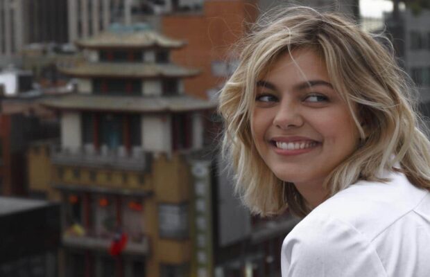 louane-obligee-d-arreter-de-fumer-elle-nen-peut-plus