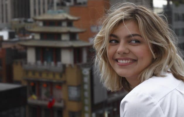 louane-obligee-d-arreter-de-fumer-elle-nen-peut-plus