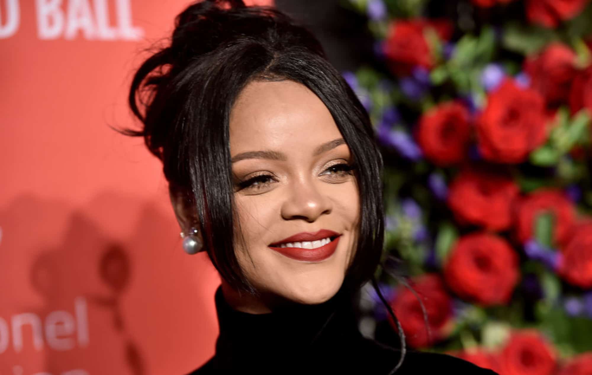 Rihanna, le visage tuméfié : elle a eu un accident de la route