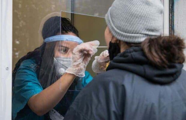 Coronavirus : comment la France espère échapper à la troisième vague