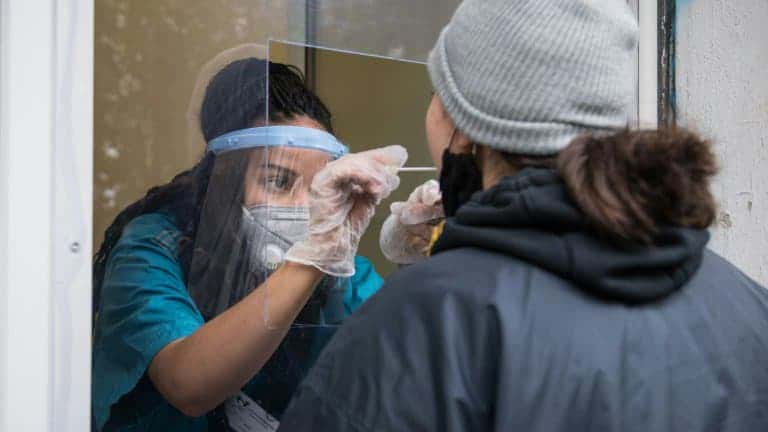 Coronavirus : comment la France espère échapper à la troisième vague
